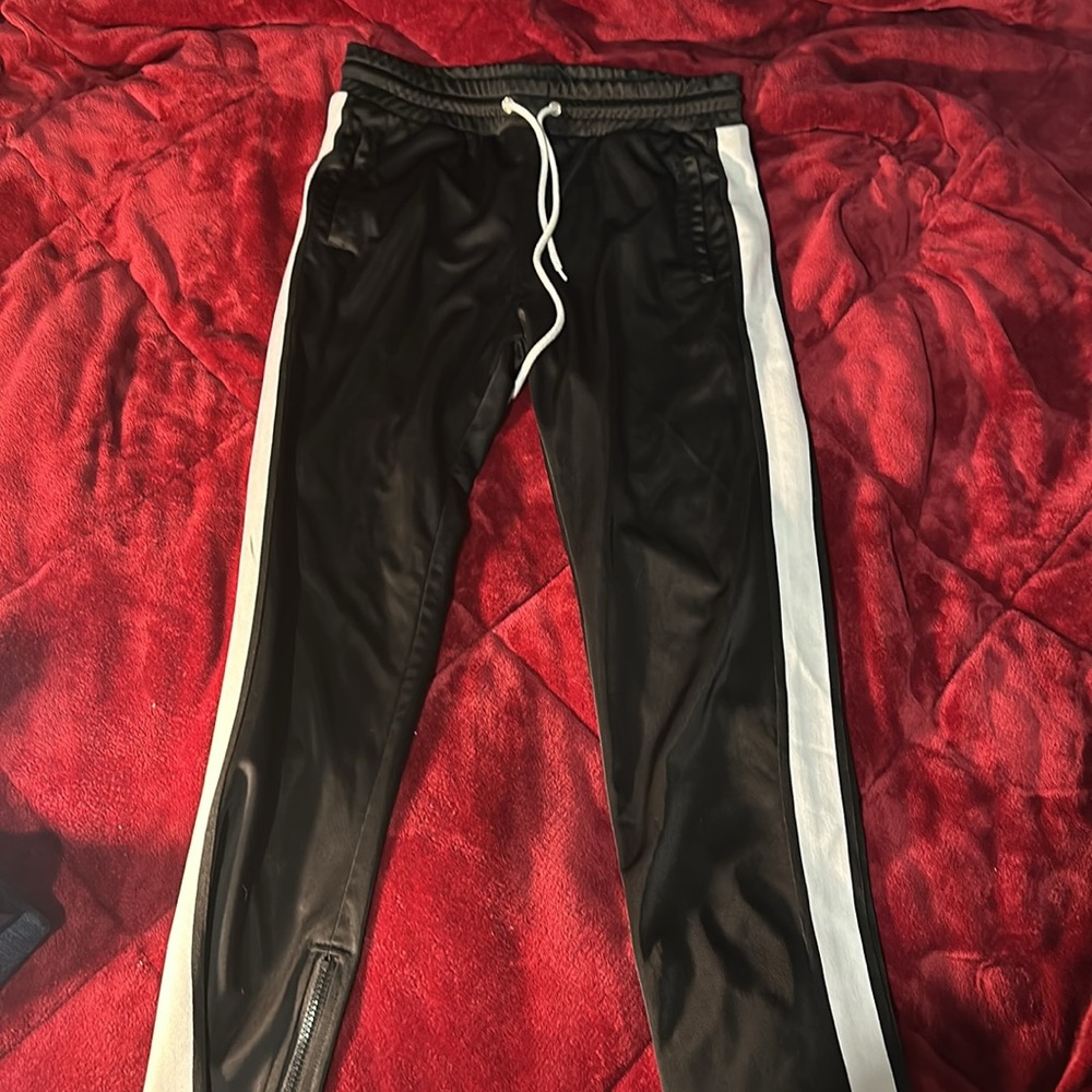 FashionNova Sweatpants Joggers Black/White